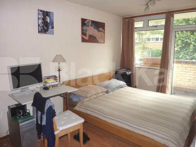 			NEW INSTRUCTION!, 3 Bedroom, 1 bath, 1 reception Flat			 New Orleans Walk, ARCHWAY